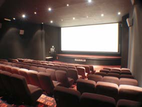 Mega CGR Evry, salle 9