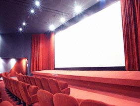 Publicis Elys&eacute;es - Salle 1, la sc&egrave;ne